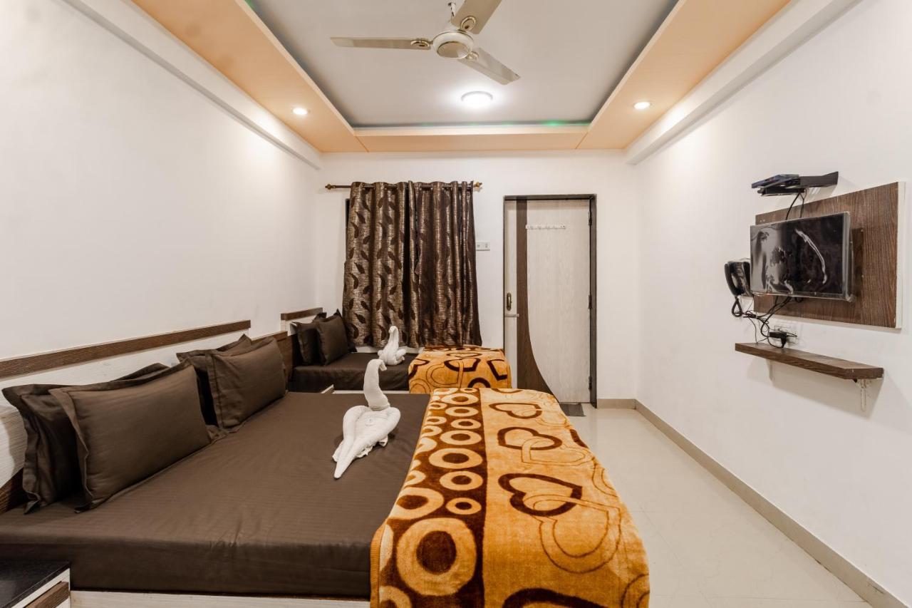 Hotel Vyankatesh & Pure Veg Restaurant Mahābaleshwar Eksteriør billede