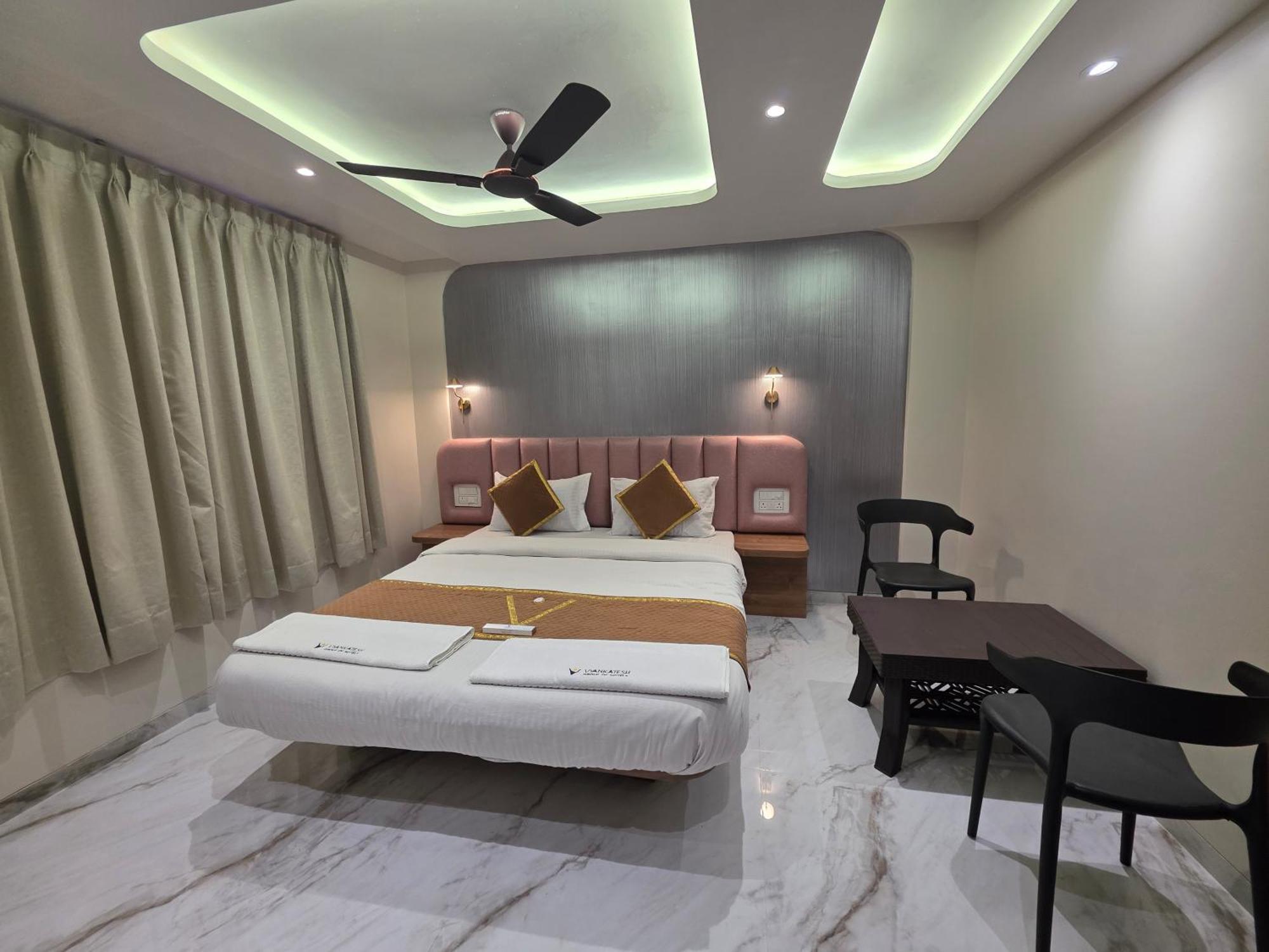 Hotel Vyankatesh & Pure Veg Restaurant Mahābaleshwar Eksteriør billede